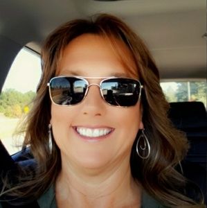 Meet your Posher, Leeanne